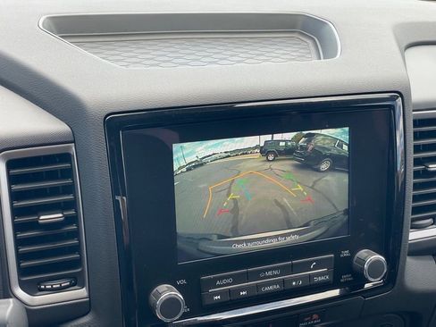 Used 2024 Nissan Frontier SV w/ Technology Package image 16