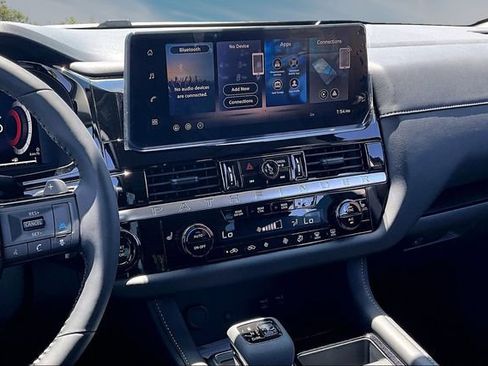 New 2026 Nissan Pathfinder SL w/ SL Premium Package (P04) FWD image 6