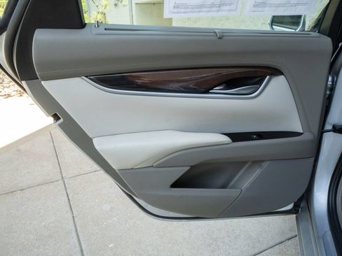 Used 2014 Cadillac XTS Platinum FWD image 17