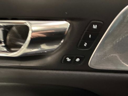 Used 2020 Volvo V60 T5 Cross Country image 20