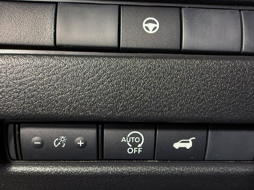 Certified 2026 Nissan Rogue SV AWD/4WD image 28