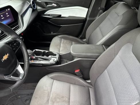 Used 2024 Chevrolet Trax LT w/ LT Convenience Package FWD image 12