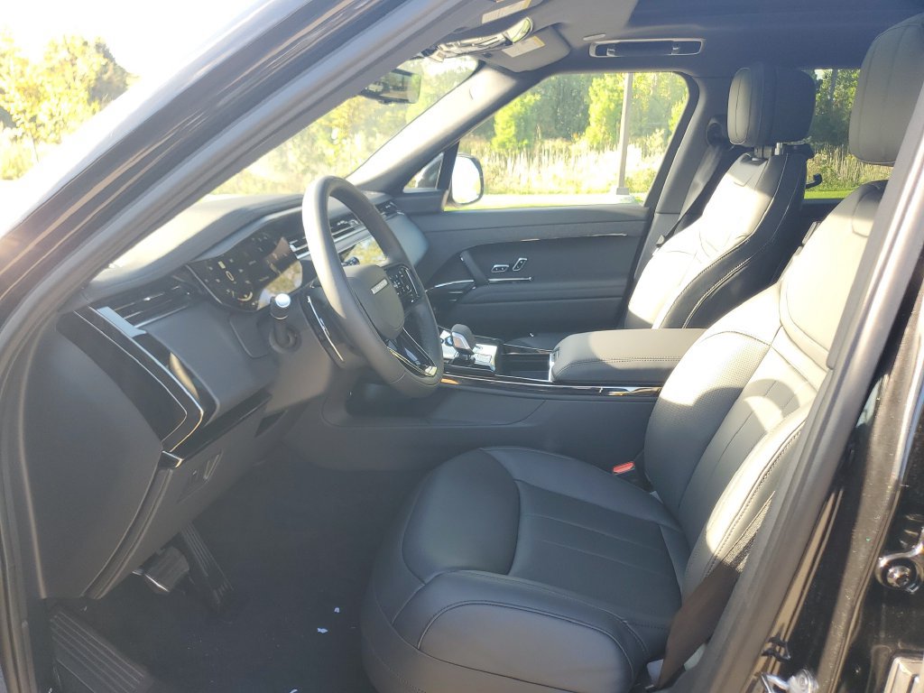 New 2026 Land Rover Range Rover Sport Dynamic SE AWD/4WD image 12