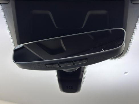 Used 2025 Porsche 911 Carrera image 37