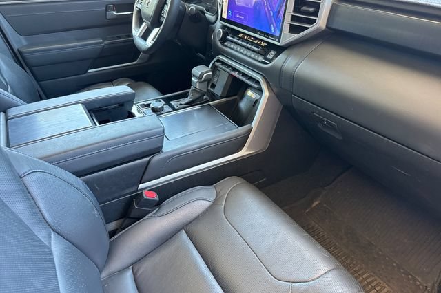 Used 2024 Toyota Sequoia Platinum AWD/4WD image 17