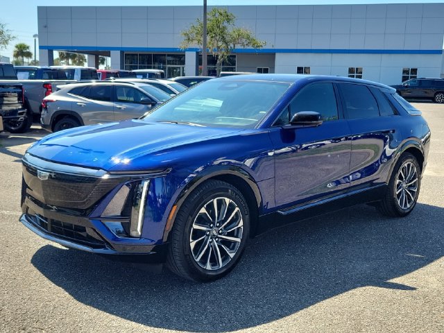Used 2024 Cadillac Lyriq Sport AWD/4WD image 2
