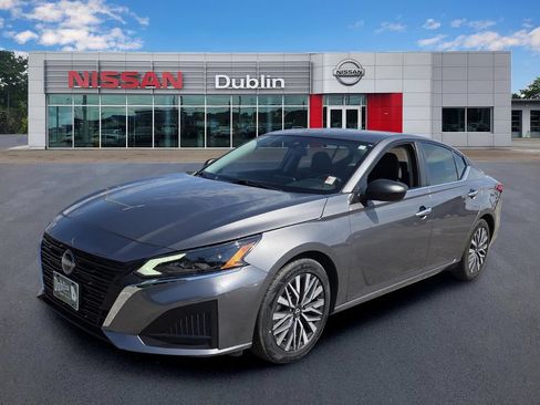 Used 2024 Nissan Altima 2.5 SV FWD image 1