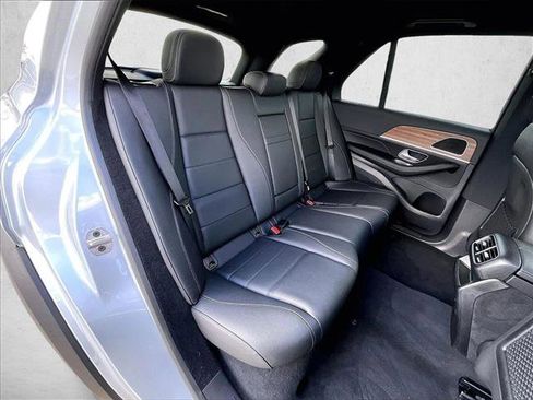 Used 2025 Mercedes-Benz GLE 350 4MATIC image 29