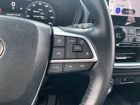 Used 2024 Toyota Grand Highlander Limited image 19