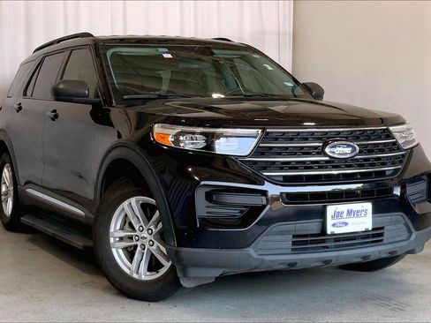 Used 2021 Ford Explorer XLT image 1