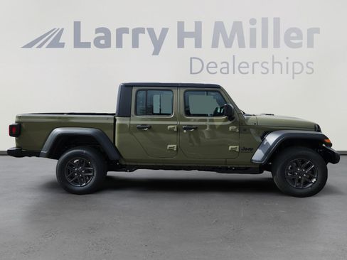 New 2026 Jeep Gladiator Sport AWD/4WD image 7