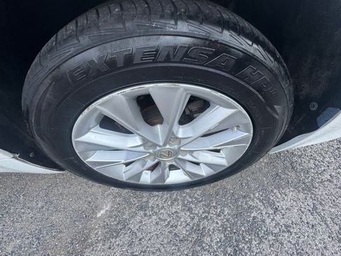 Used 2014 Lexus ES 300h FWD image 30