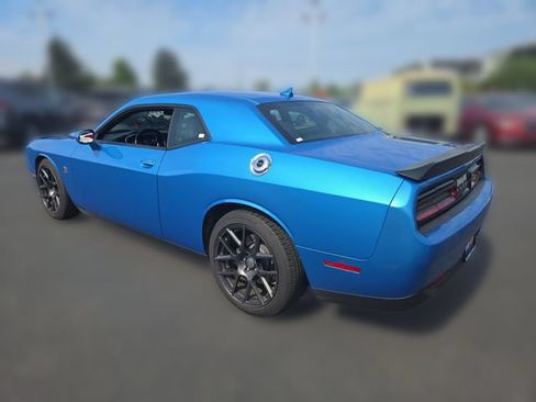 Used 2016 Dodge Challenger R/T Scat Pack w/ Leather Interior Group RWD image 5