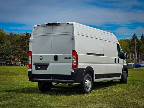 New 2026 RAM ProMaster 2500 w/ Convenience Group FWD image 3