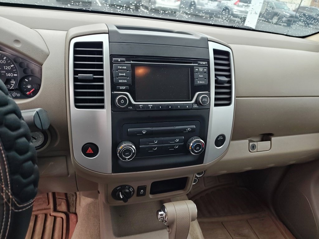 Used 2015 Nissan Frontier SV AWD/4WD image 11