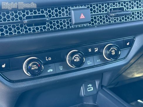 Certified 2025 Honda HR-V Sport image 24