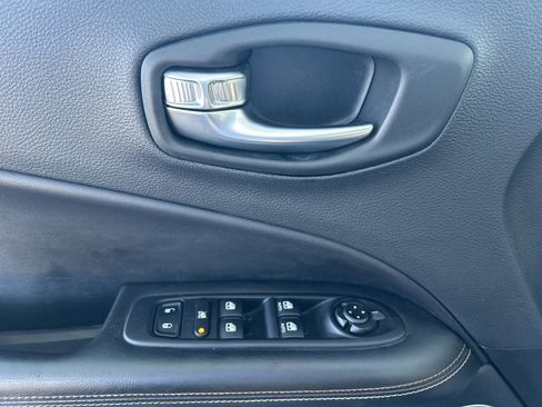 Used 2018 Jeep Compass Latitude w/ Popular Equipment Group image 15
