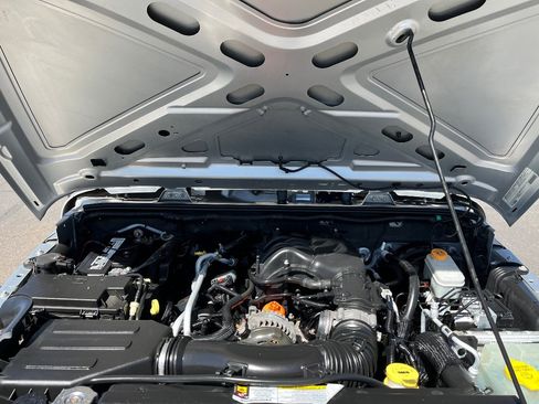 Used 2012 Jeep Wrangler Sport AWD/4WD image 27