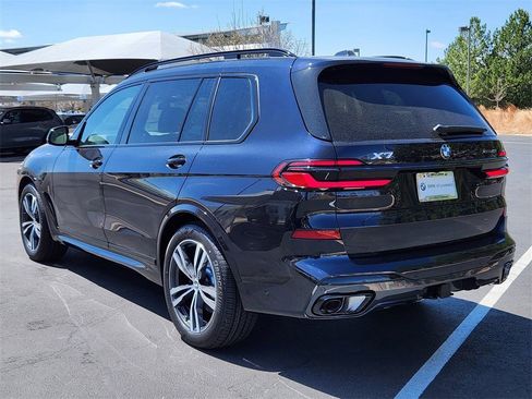Used 2025 BMW X7 xDrive40i w/ Executive Package image 3