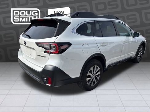 Used 2022 Subaru Outback Premium AWD/4WD image 3
