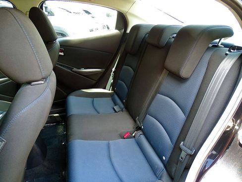 Used 2019 Toyota Yaris LE FWD image 28
