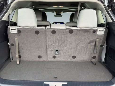 Certified 2024 Toyota Highlander Limited FWD image 23