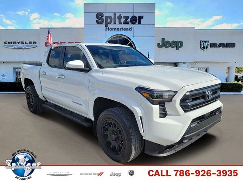 Used 2024 Toyota Tacoma SR5 image 1