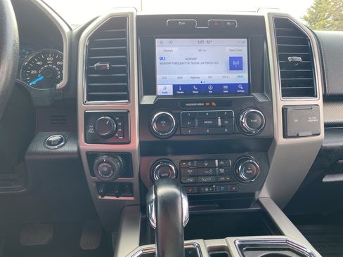 Used 2019 Ford F150 Lariat image 9