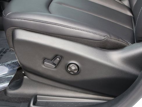 New 2026 Chrysler Pacifica Select image 23