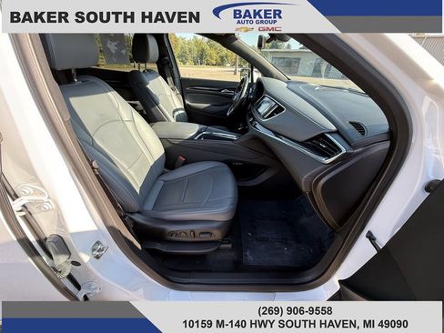 Used 2024 Buick Enclave Premium image 11