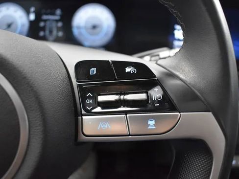 Used 2024 Hyundai Elantra Limited image 24