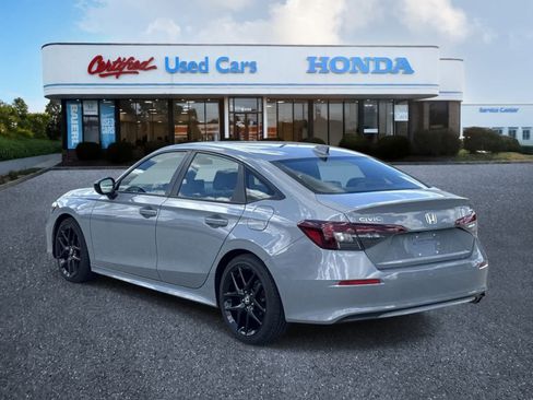 Used 2025 Honda Civic Sport image 3