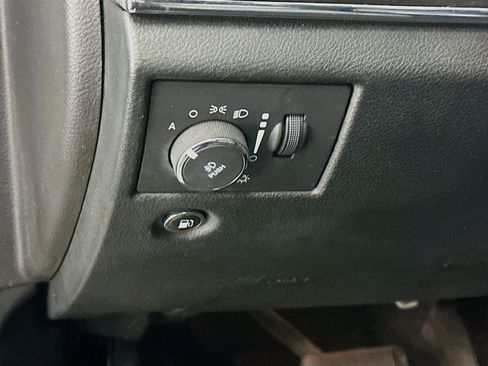 Used 2016 Jeep Grand Cherokee Limited w/ Luxury Group II image 17