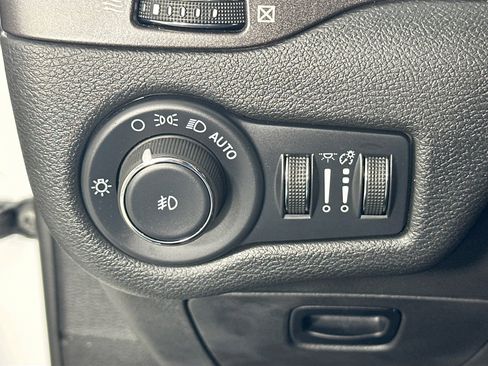 Used 2022 Jeep Cherokee Trailhawk w/ Trailer Tow Group image 10