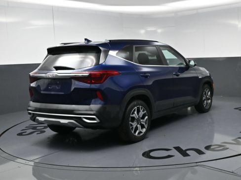 Used 2023 Kia Seltos EX AWD/4WD image 17