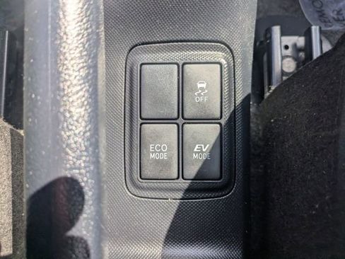 Used 2016 Toyota Prius C Two FWD image 29