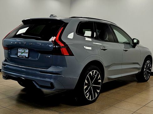 New 2026 Volvo XC60 T8 Ultra w/ Protection Package Premier AWD/4WD image 5