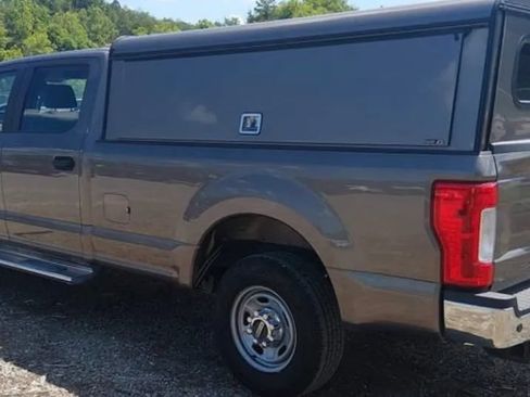 Used 2019 Ford F250 XL w/ Power Equipment Group RWD image 3