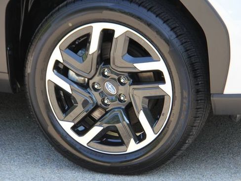 Used 2025 Subaru Forester Premium AWD/4WD image 14