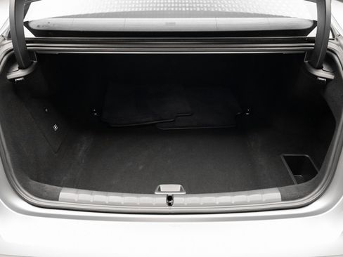 Used 2023 BMW i7 xDrive60 image 70