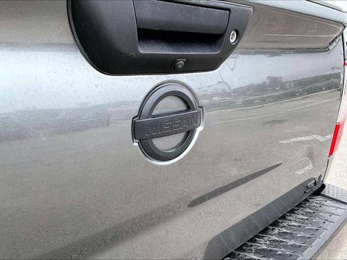 Used 2019 Nissan Titan SV w/ SV Convenience Package image 30