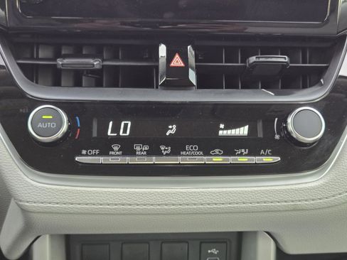 Used 2024 Toyota Corolla Cross LE FWD image 15