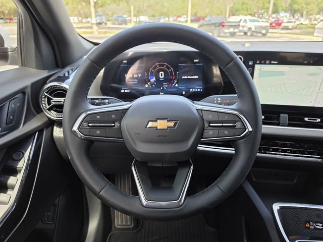 New 2027 Chevrolet Equinox LT w/ Convenience Package II FWD image 16