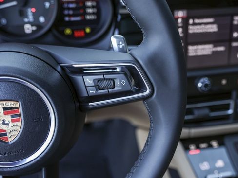 Certified 2026 Porsche Macan AWD/4WD image 19