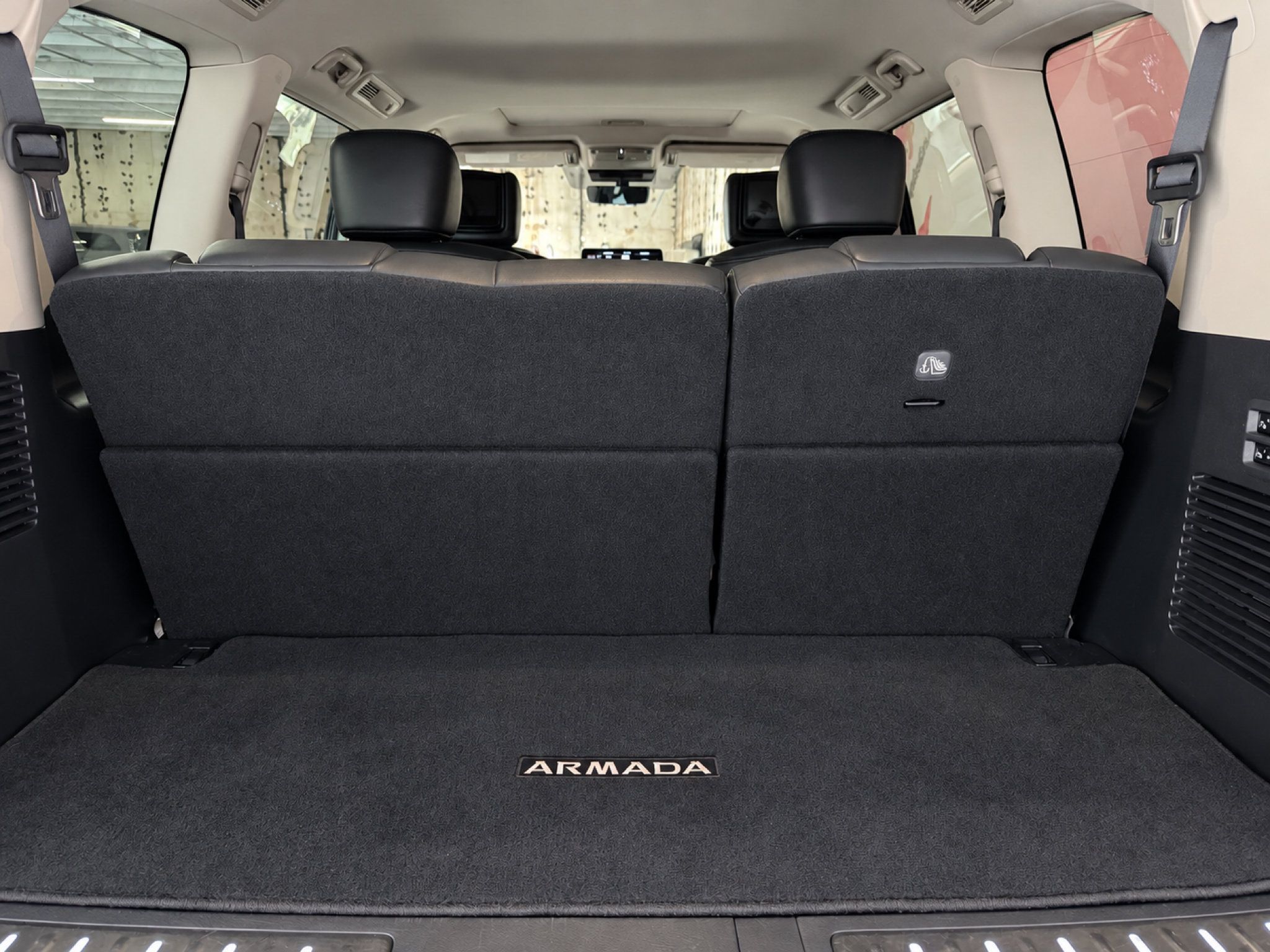 Used 2022 Nissan Armada Platinum w/ Captain's Chairs Package RWD image 25
