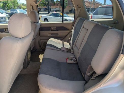 Used 2001 Nissan Pathfinder SE RWD image 10