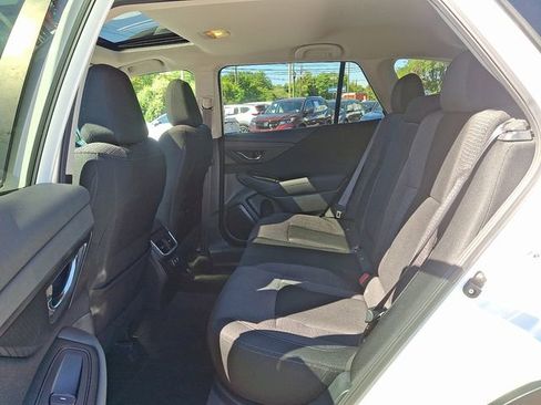 Used 2022 Subaru Outback Premium image 10