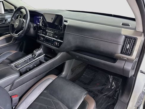 Used 2022 Nissan Pathfinder Platinum w/ Cargo Package AWD/4WD image 30