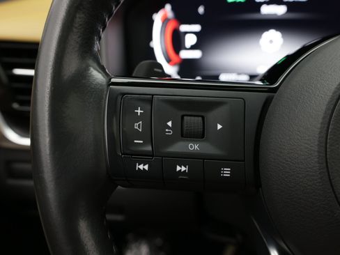 Used 2022 Nissan Rogue Platinum w/ Head-Up Display Package FWD image 28