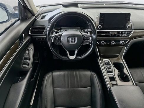 Certified 2018 Honda Accord Touring image 4